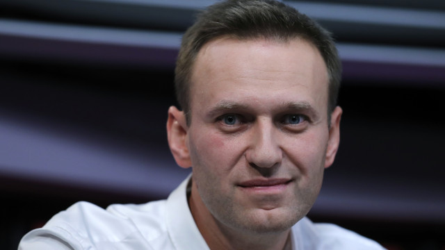 Navalny's body handed over to his mother